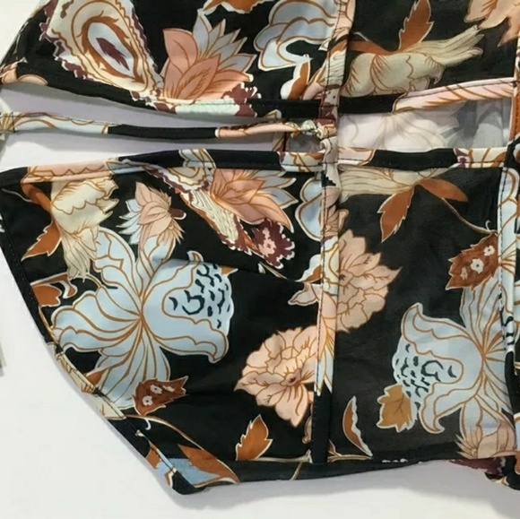 NWT Summer 2019 Collection Swim Suit - Picture 5 of 6